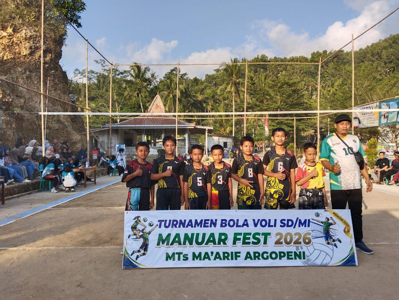 MI Sultan Agung 1 Kalipoh Ikut Memeriahkan Turnamen Bola Voli SD/MI Manuar Fest 2026